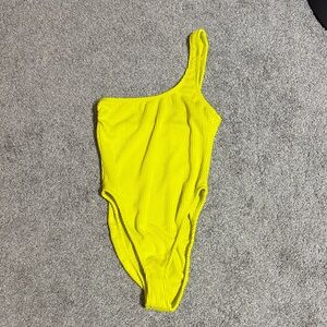 Good American Yellow One-Shoulder One Piece Bathing Suit